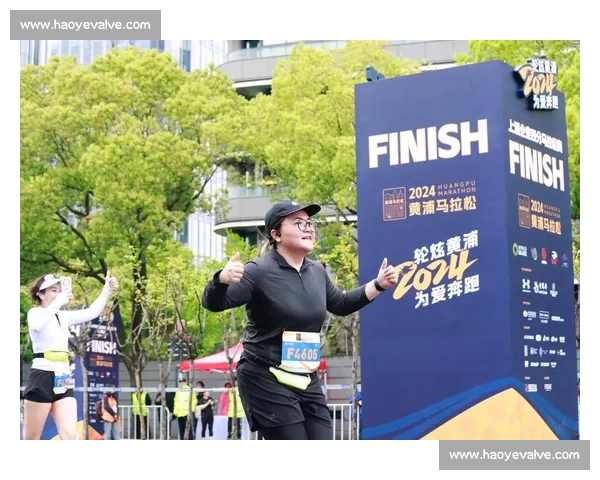 十载金标路 奔跑见成长 —— 上海 10 公里精英赛鸣枪开赛